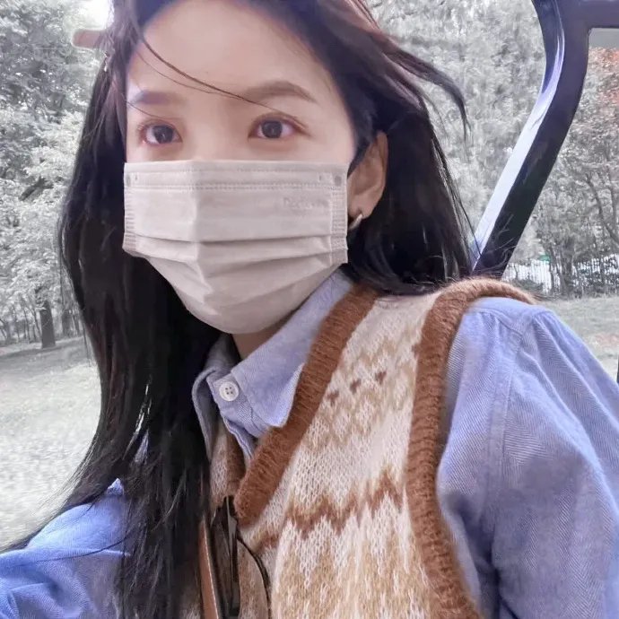 左撇子女人